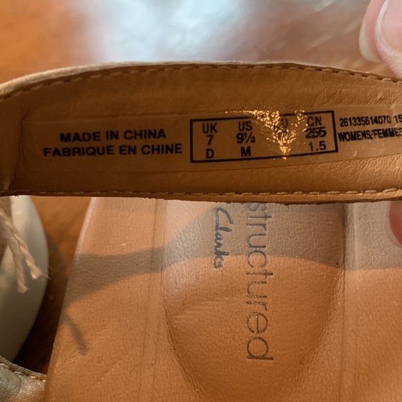 Sandal - 5.5M has a mark on strap, 9.5M, 9M, 7W - Picture 8 of 12